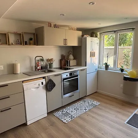 Moderne, Neuf Et Confort